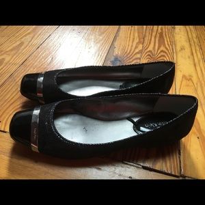 Classic and dressy Calvin Klein flats!!! 😎